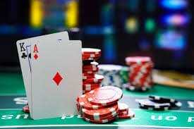 Antarmuka aplikasi mahoni 88 menampilkan menu utama dengan permainan live dealer dan pasar sepak bola